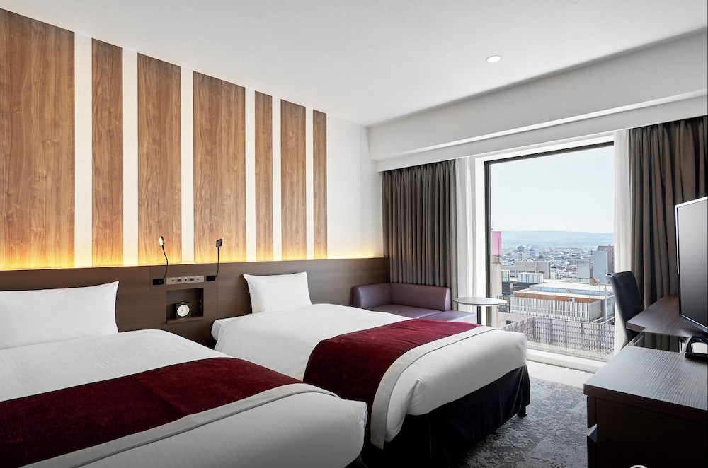 [2 guests] Deluxe Twin, Non Smoking, Breakfast Included