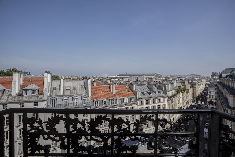 Deluxe room Eiffel view