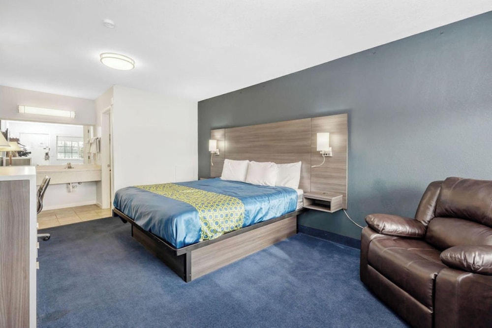 Room, 1 Queen Bed - Photo 3