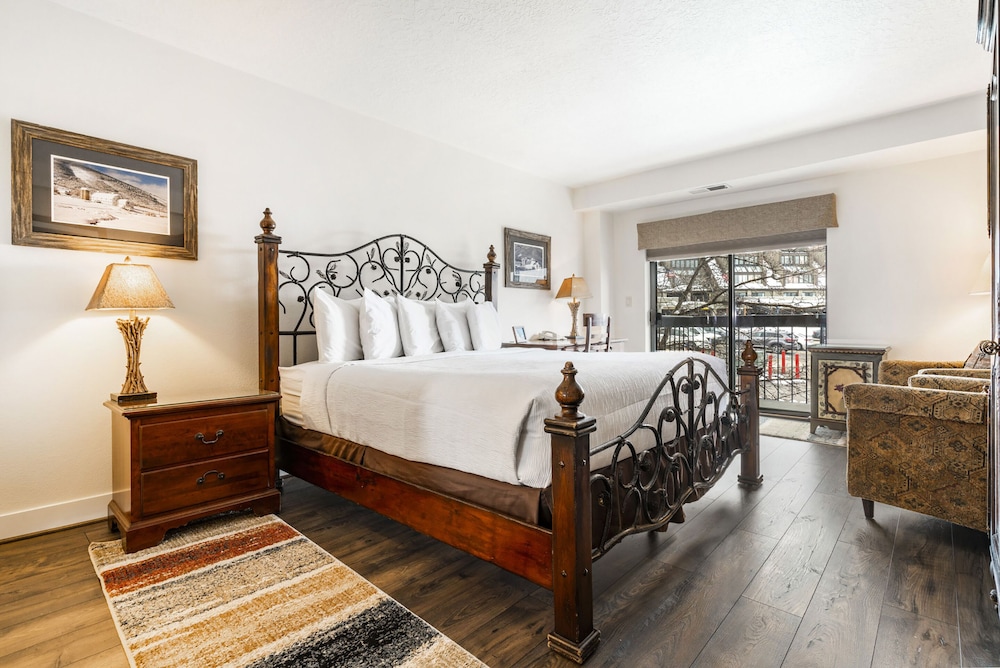 2 Bedroom Condominium - Photo 31