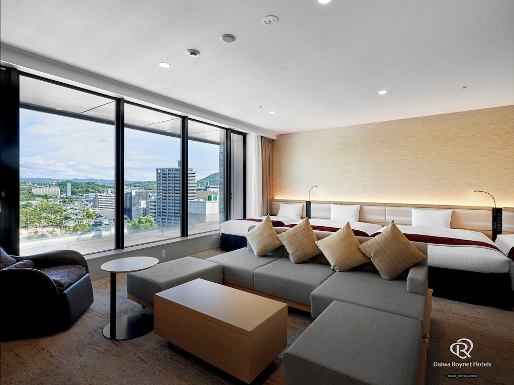 [No Smoking/Castle View] Junior Suite Fours - Photo 3