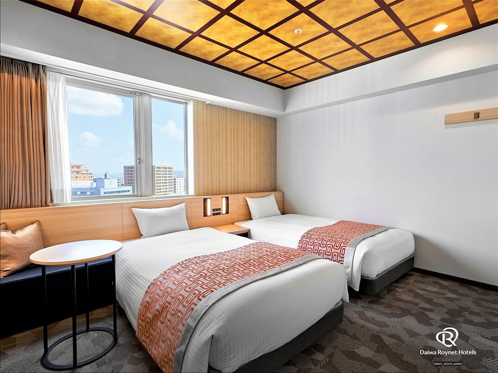 Standard Twin Room, 2 Large Twin Beds, Non Smoking - Photo 1