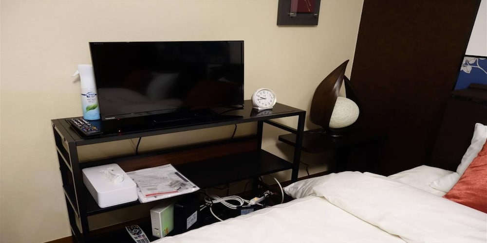 Economy Triple Room photo 3