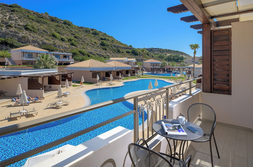 Junior Suite, Pool View (Adults Only) photo 2