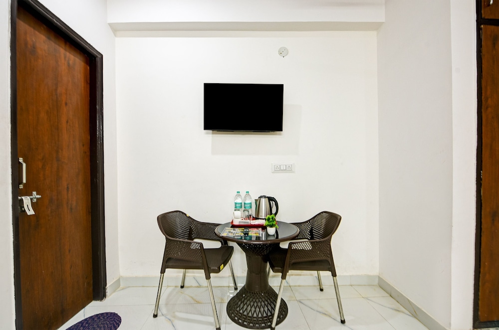 Standard Double Room - Photo 11