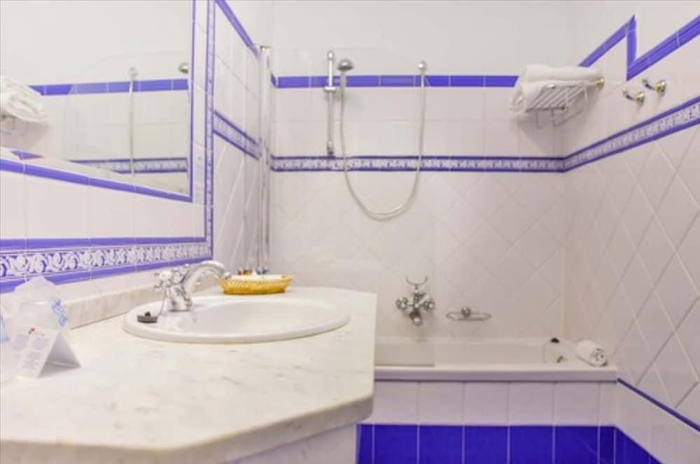 Triple Room - Photo 6