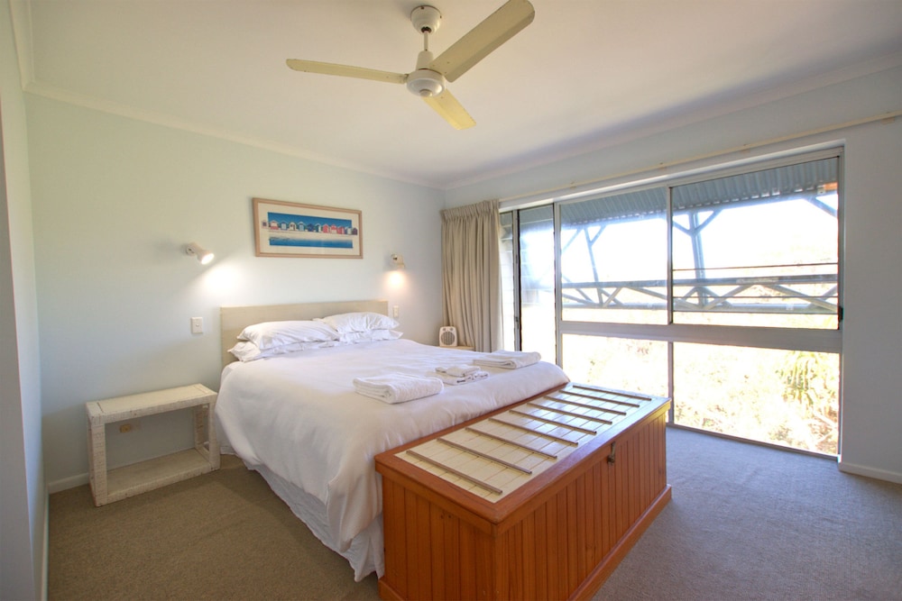 Three Bedroom Townhouse (Ceiling Fan only) photo 3
