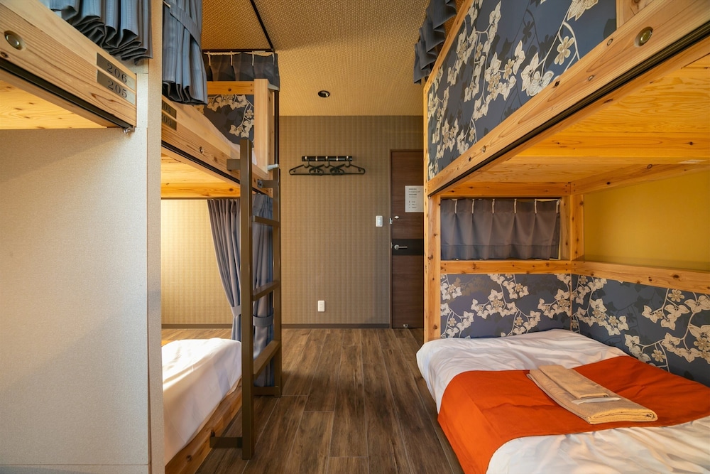 Room (  C  ) photo 2
