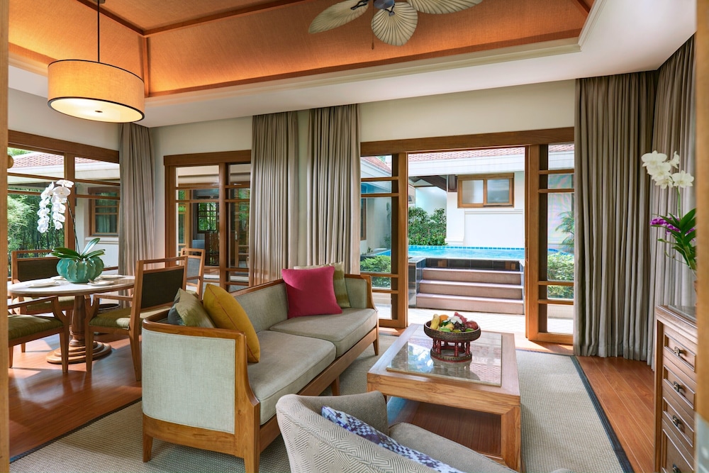 Two Bedroom Beachfront Villa With Jacuzzi