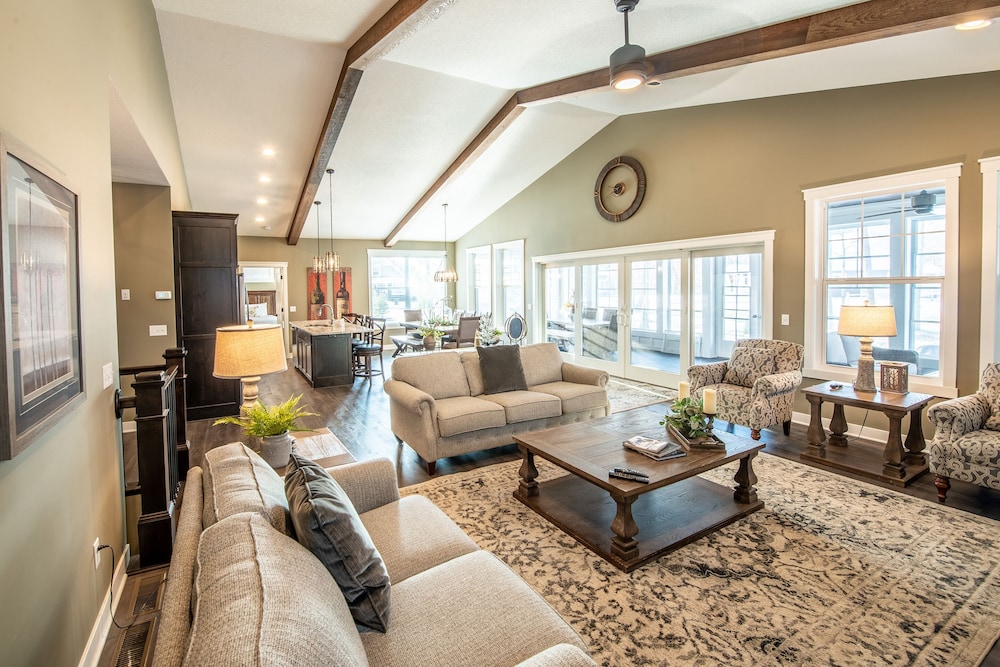 336 - 5 Bdrm Garden Cottage