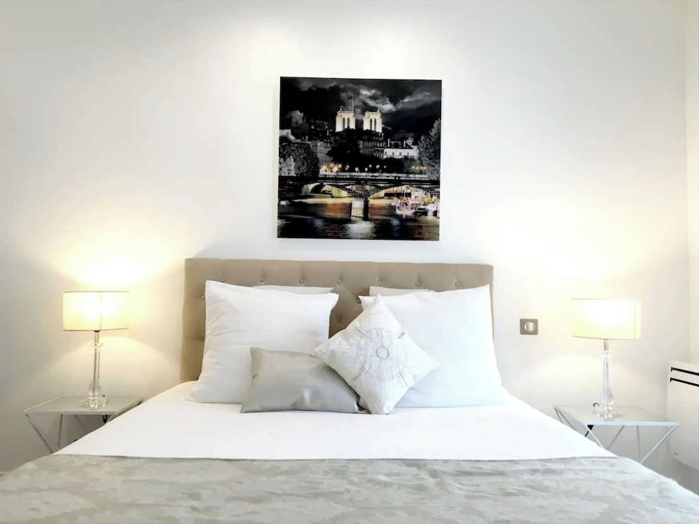 Apartment photo 2