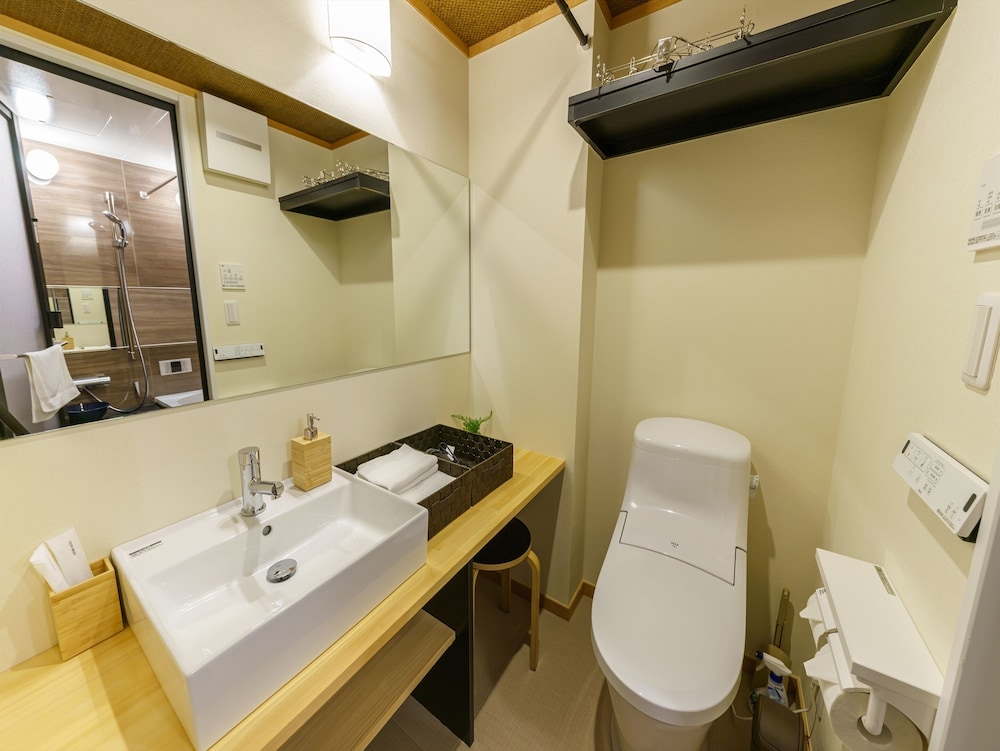 Basic Apartment photo 2