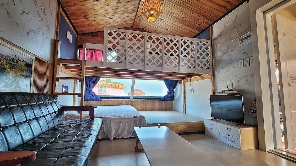 Basic Room, 1 Bedroom (Dogchae Caravan 08 (Ocean View)) - Photo 1