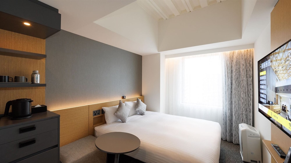 Connecting Room with 2 Single Beds and 1 Queen Bed - Photo 3