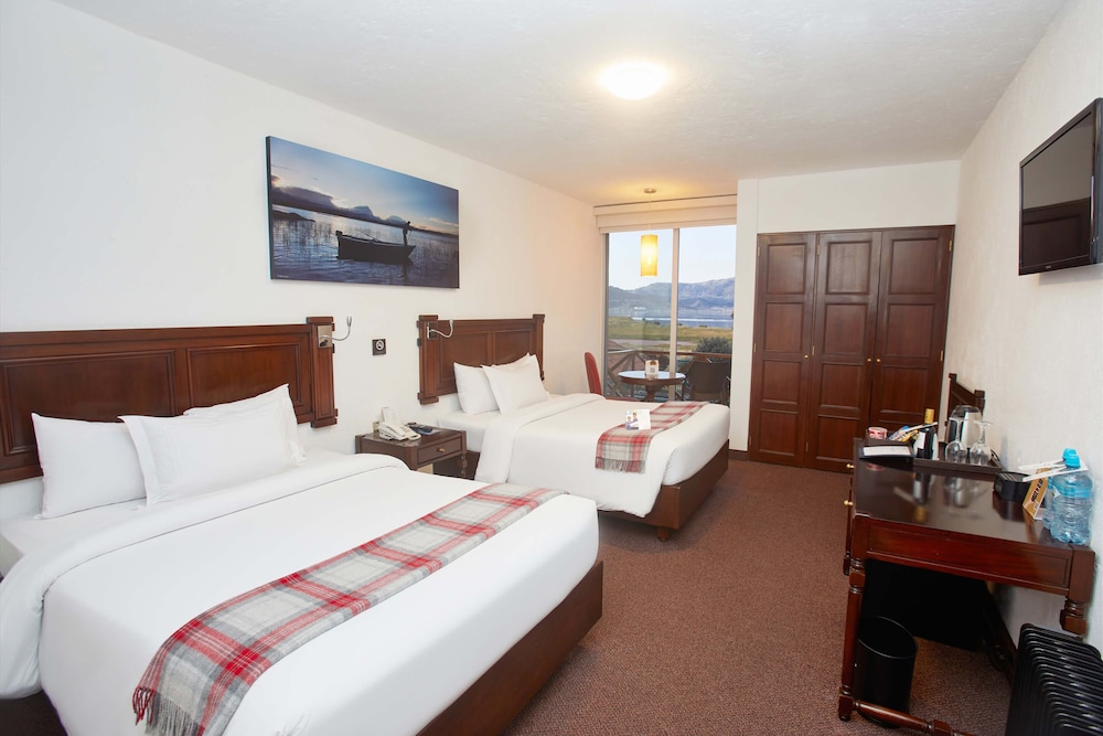 Superior Twin Room, Lake View - Photo 1