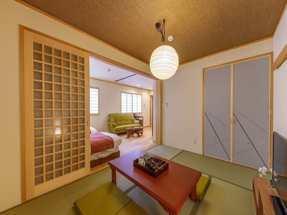 Basic Apartment photo 3