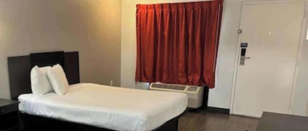 Standard Room, 1 Queen Bed, Accessible, Non Smoking photo 1