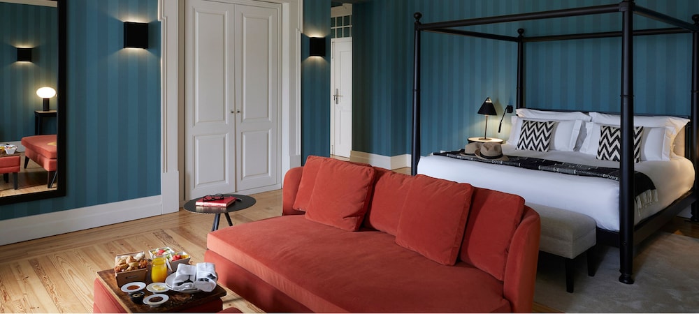 Deluxe Double Room (Premium) - Photo 8