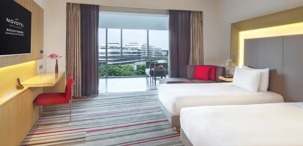 Premier Room, 2 Twin Beds - Photo 2