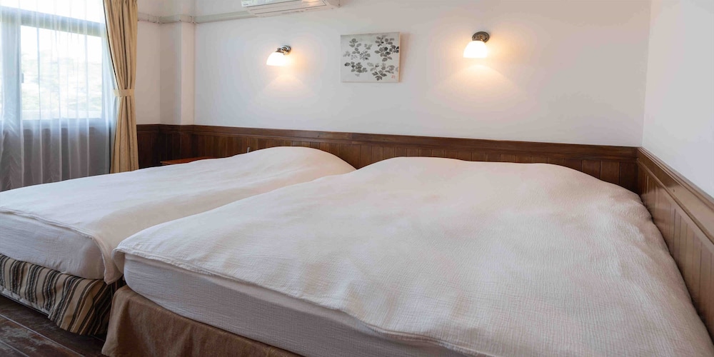 Twin Room, 2 Bedrooms photo 2
