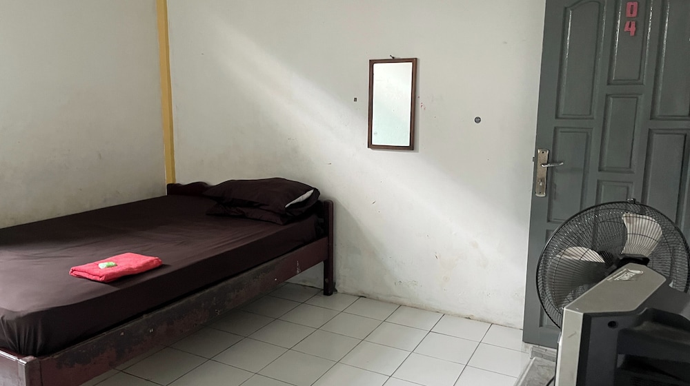 Economy Single Room