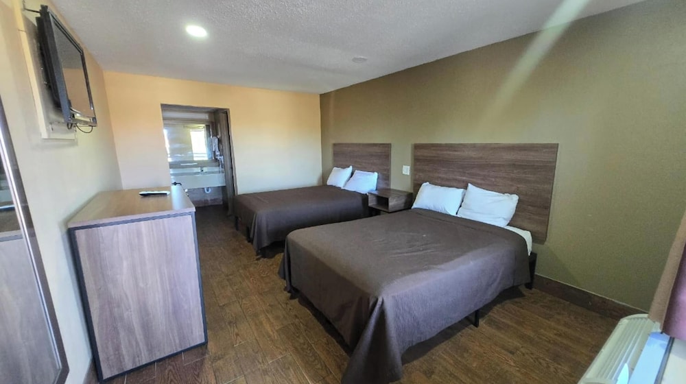 Room, 2 Queen Beds, Non Smoking photo 1