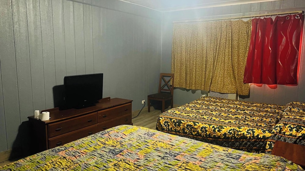Room, 2 Double Beds, Smoking - Photo 1