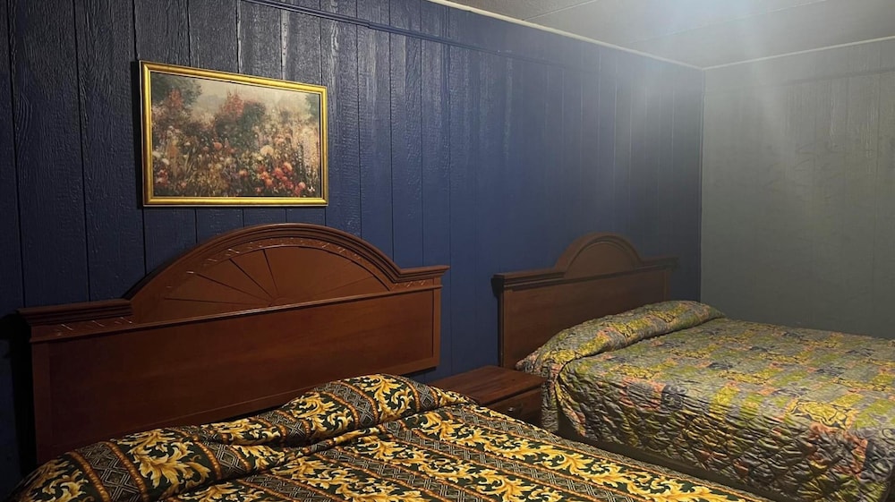 Room, 2 Double Beds, Smoking - Photo 3