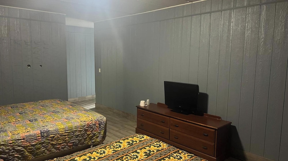 Room, 2 Double Beds, Smoking - Photo 2