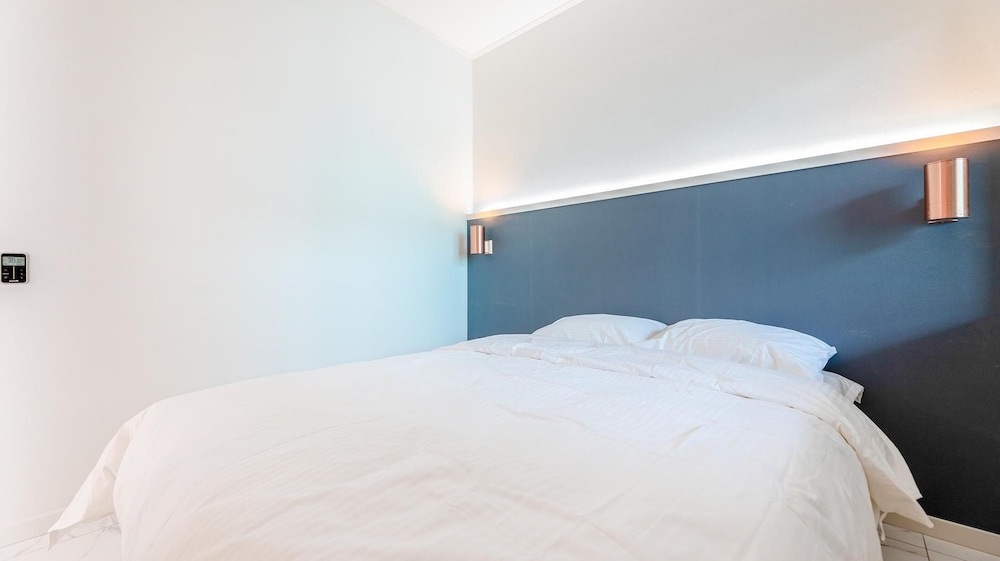 Basic Room, 1 Bedroom (204) - Photo 4
