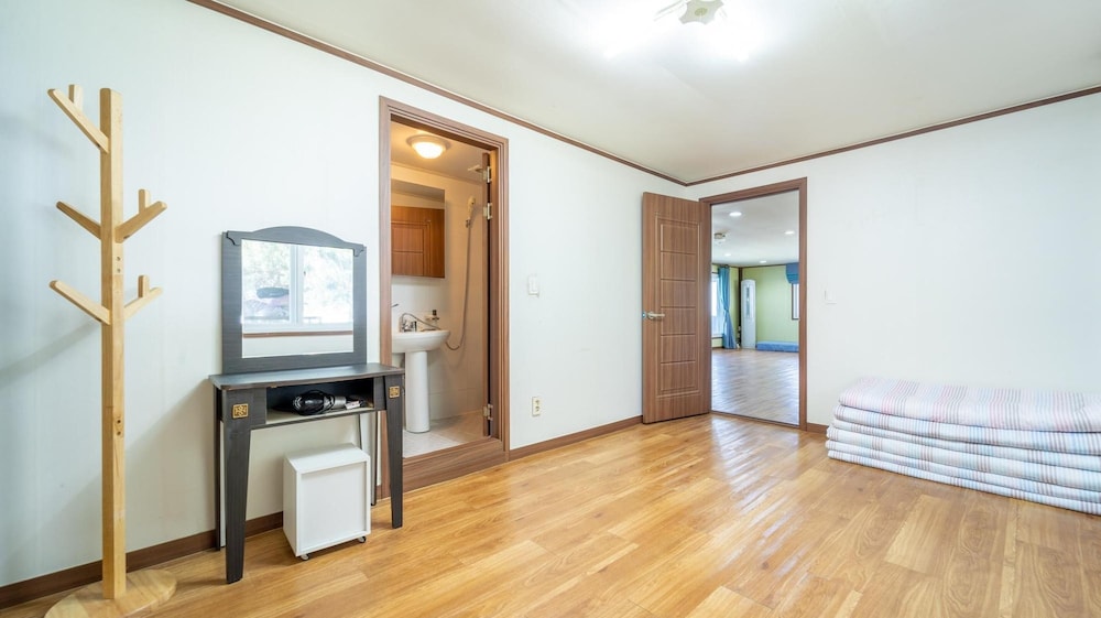 Basic Room, 1 Bedroom (Bali(Oceanview,group)) - Photo 6