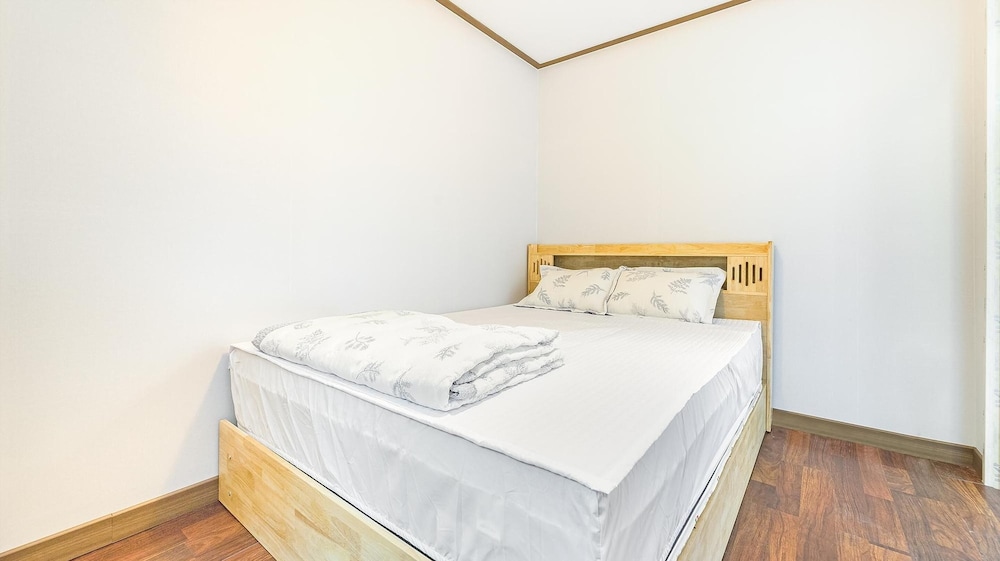 Basic Room, 1 Bedroom (Narsha) photo 2