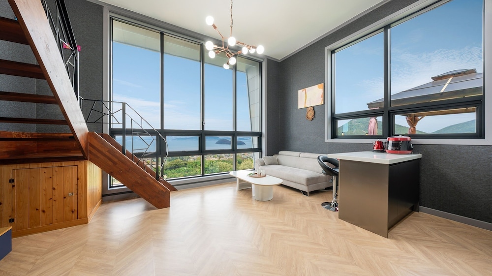 Basic Room, 2 Bedrooms (Room 301(Ocean View / BBQ))