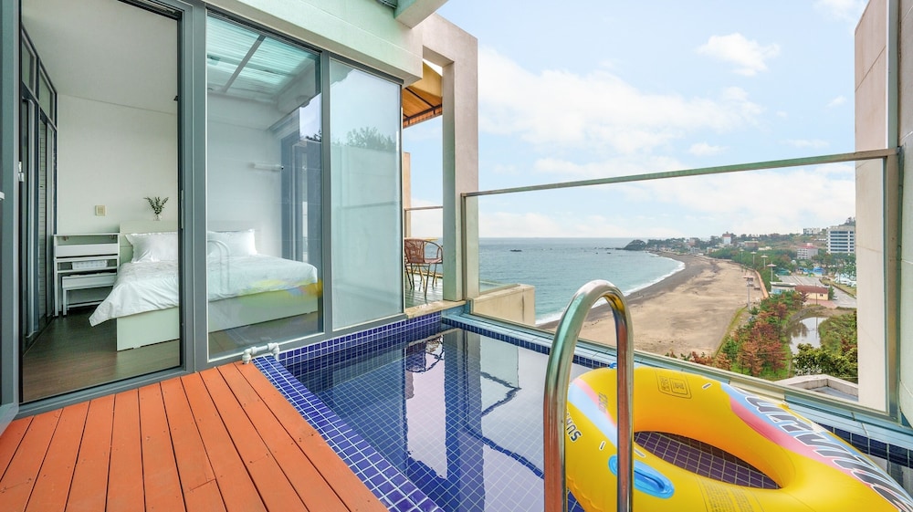 Basic Room, 3 Bedrooms (Poolvilla 1104)