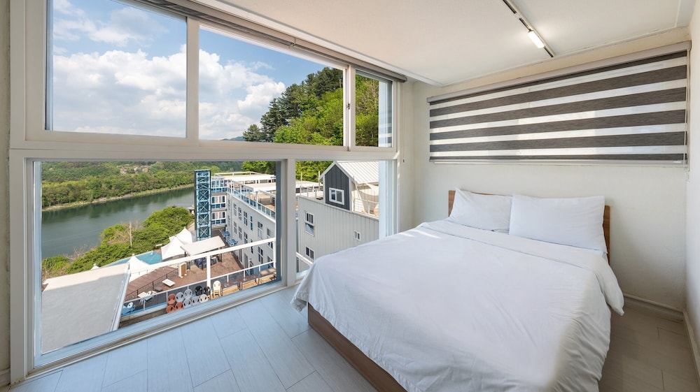 Basic Room, 1 Bedroom (306 (River View))