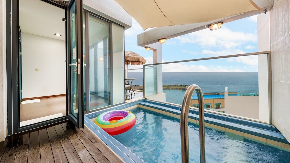 Basic Room, 3 Bedrooms (Poolvilla 1118)