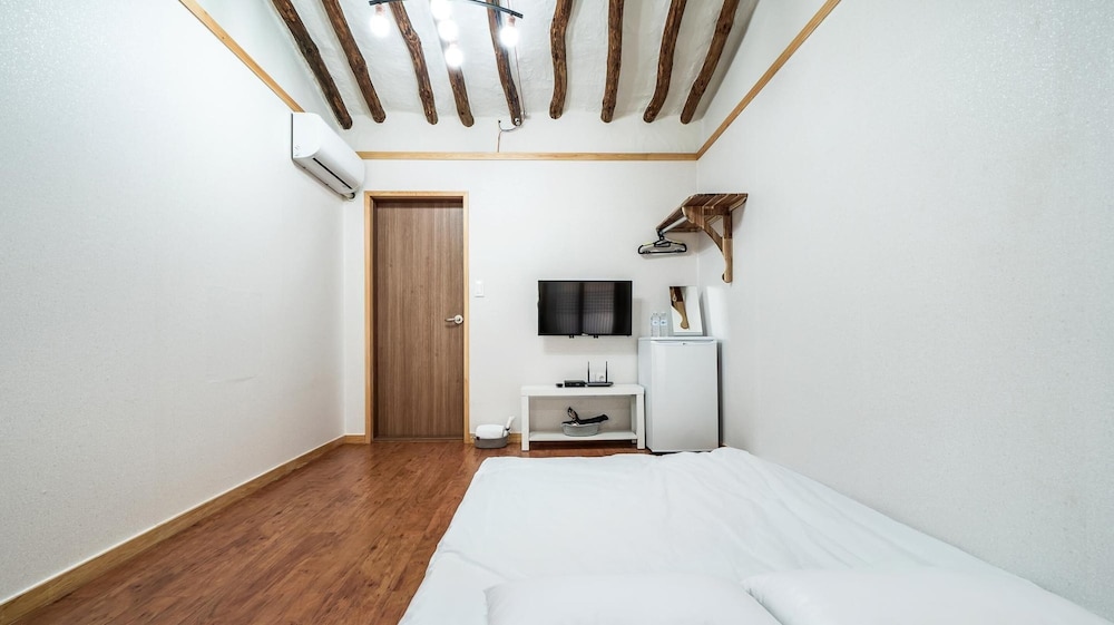 Basic Room, 1 Bedroom (Sarang)