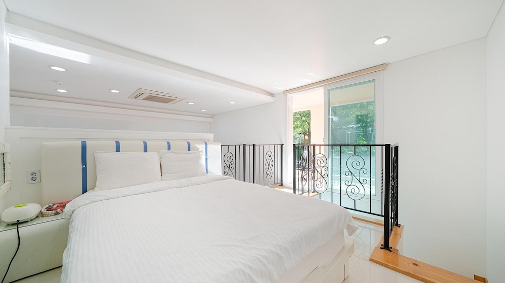 Basic Room, 2 Bedrooms (Poolvilla B)