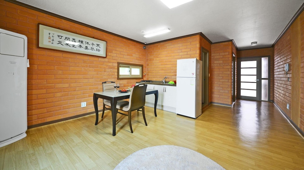 Basic Room, 1 Bedroom (A101(Oceanview)) photo 3