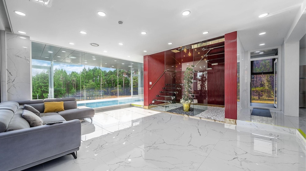Basic Room, 3 Bedrooms (Belloci)