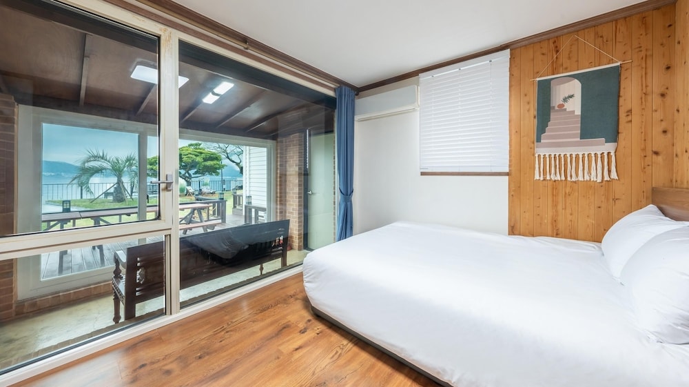 Basic Room, 2 Bedrooms (room 105) photo 1