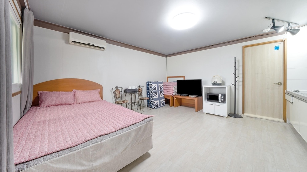 Basic Room, 1 Bedroom (RaIlrak(PET)) photo 3