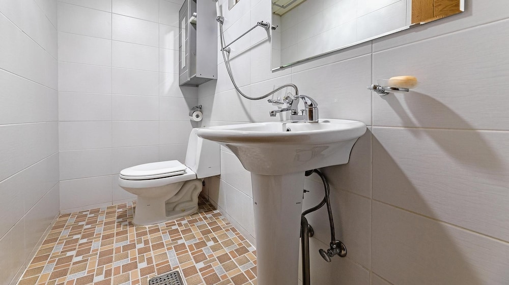 Basic Room, 1 Bedroom (Cepheus) - Photo 10