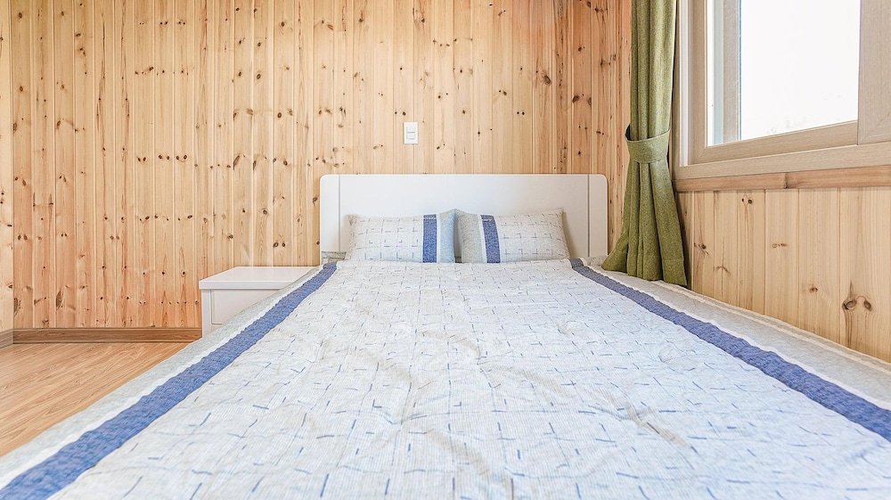Basic Room, 2 Bedrooms (B 202) - Photo 12