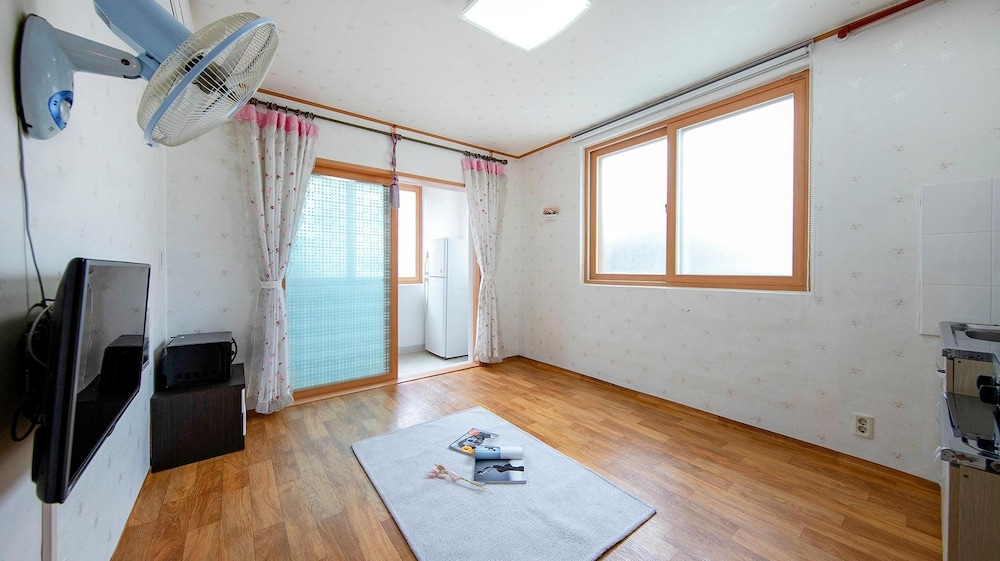 Basic Room, 1 Bedroom (101) photo 2