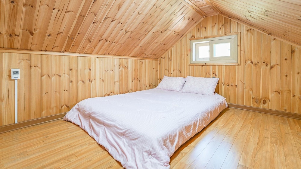 Basic Room, 2 Bedrooms (B 202) - Photo 2
