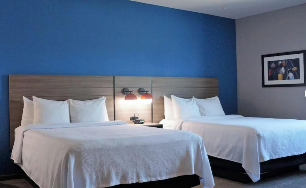 Premium Room, 2 Queen Beds, Hearing Accessible photo 1