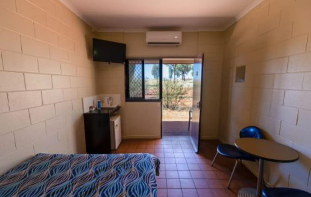 Budget Lodge Room - 1 Double Bed - Photo 3