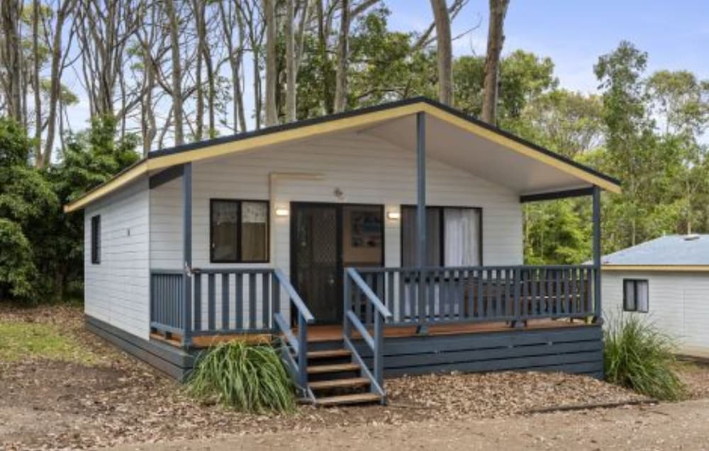 Superior 2 Bedroom Cabin - Sleeps 4 - Photo 5