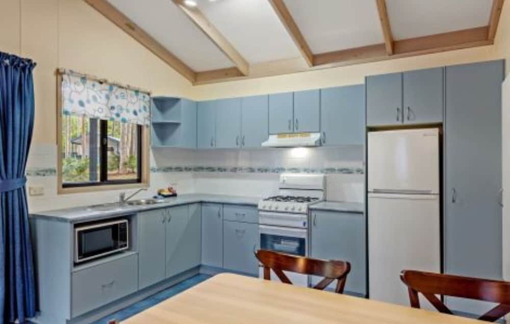 Superior 2 Bedroom Cabin - Sleeps 4 - Photo 8